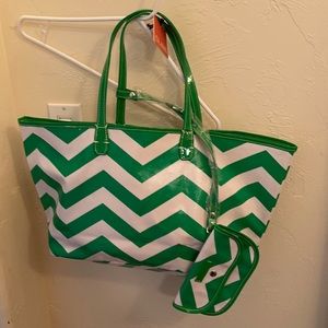 New with tags Clava bag green/white